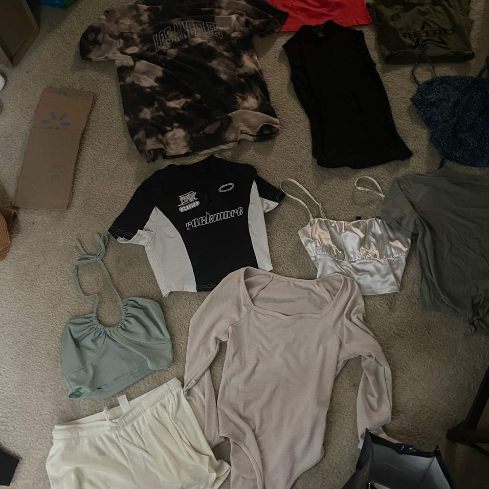 Shein Tops Bundle - Picture 2 of 5